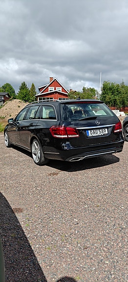 Mercedes-Benz E250 3 of 9