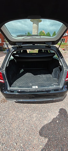 Mercedes-Benz E250 5 of 9