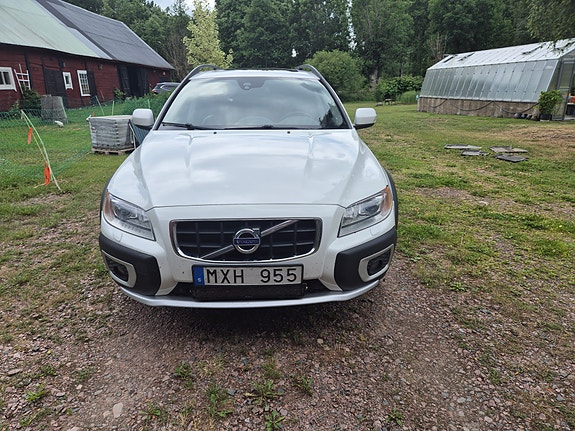 Volvo XC70 3 of 5