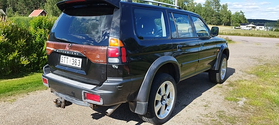 Mitsubishi Pajero Sport 3 of 5