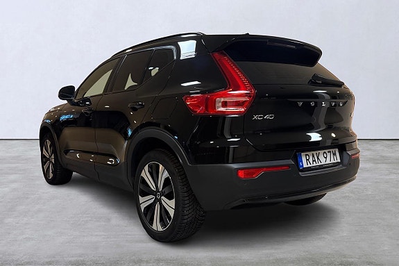 Volvo XC40 4 of 5
