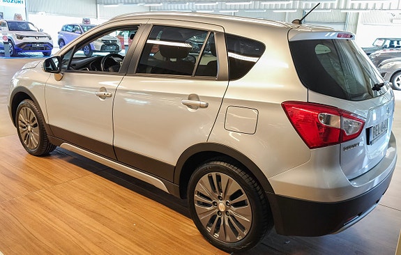 Suzuki S-Cross 3 of 5