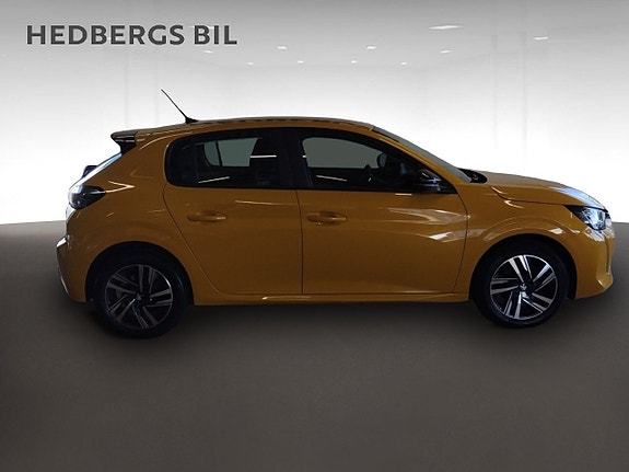 Peugeot 208 2 of 5