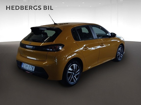 Peugeot 208 3 of 5