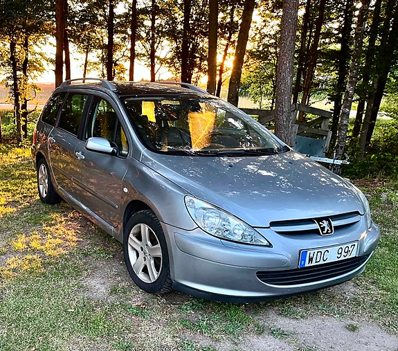 Peugeot 307 SW 4 of 5