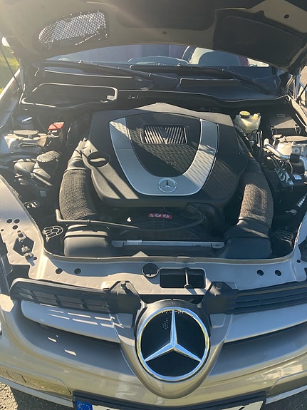 Mercedes-Benz SLK350 4 of 4