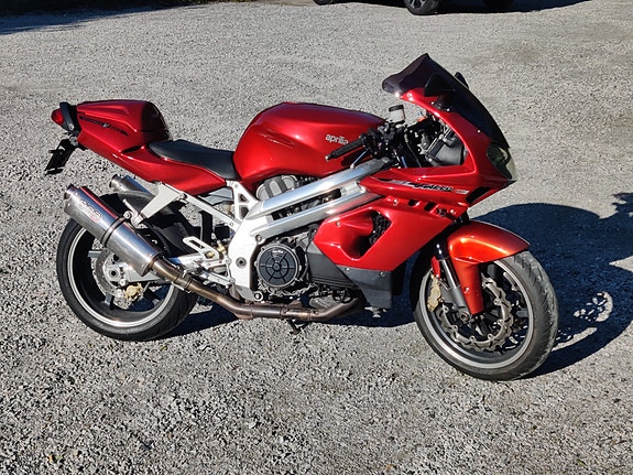 Aprilia SL 1000 2 of 5