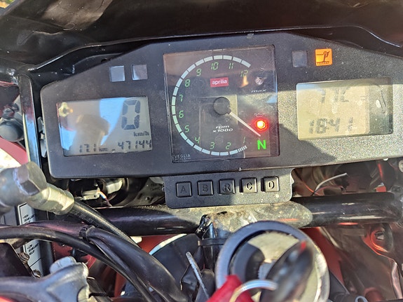 Aprilia SL 1000 5 of 5