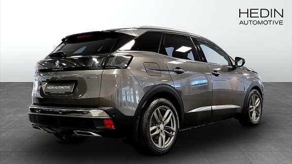 Peugeot 3008 2 of 5