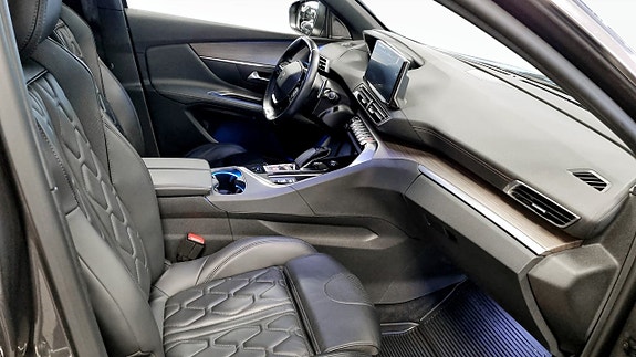 Peugeot 3008 3 of 5
