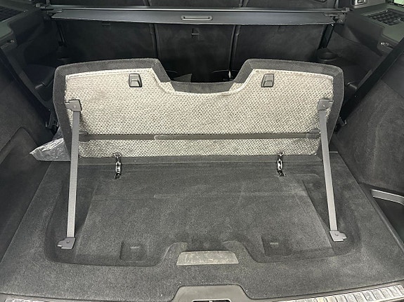 Volvo XC90 18 of 23