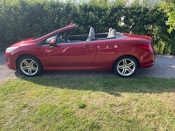 Peugeot 308 2 of 5
