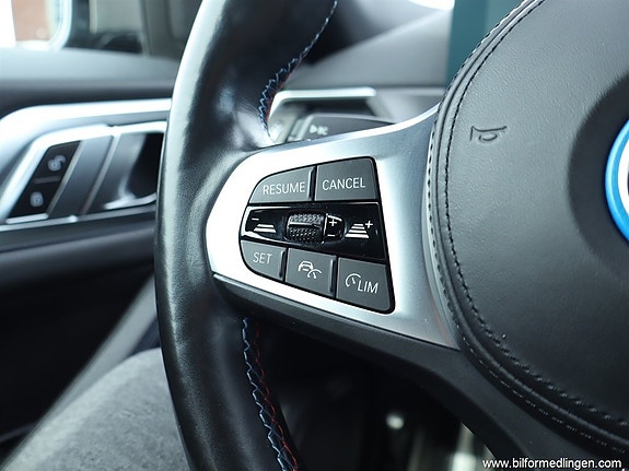 BMW i4 11 of 23