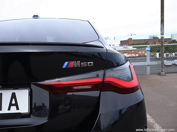 BMW i4 18 of 23