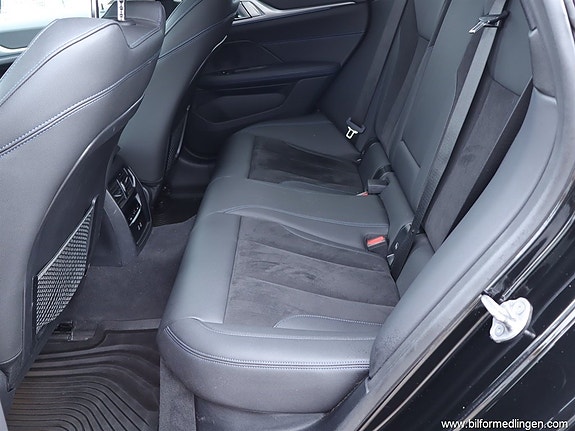 BMW i4 8 of 23