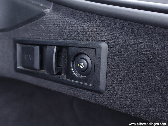 BMW i4 20 of 23