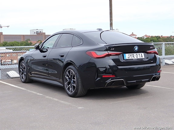 BMW i4 3 of 5