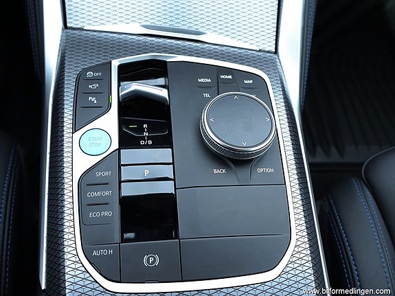 BMW i4 12 of 23