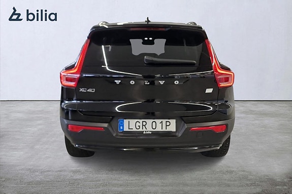 Volvo XC40 4 of 5