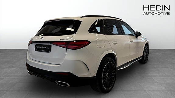 Mercedes-Benz GLC300 e 4 of 5
