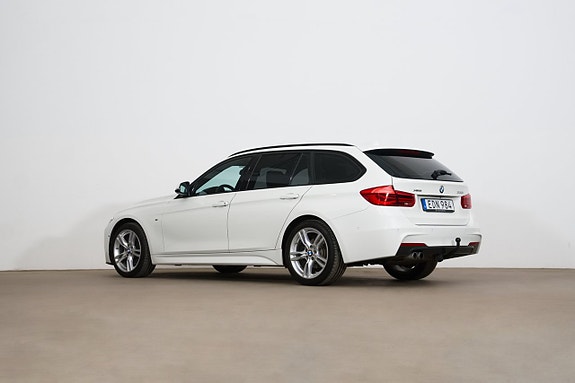 BMW 330i 5 of 5