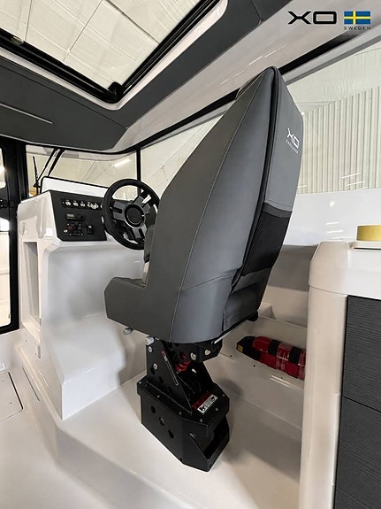 XO EXPLR 9 - 2026 | Mercury Verado 300 V8 | Webasto |WC|KYL 4 of 4
