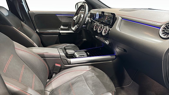 Mercedes-Benz EQA300 3 of 12