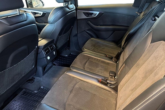 Audi Q7 11 of 24