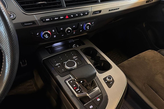 Audi Q7 18 of 24