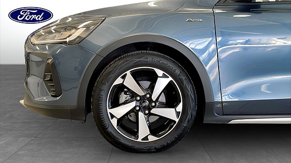 Ford Focus 9 of 12