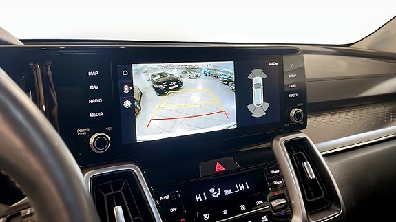 Kia Sorento 12 of 26