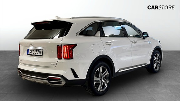 Kia Sorento 2 of 26