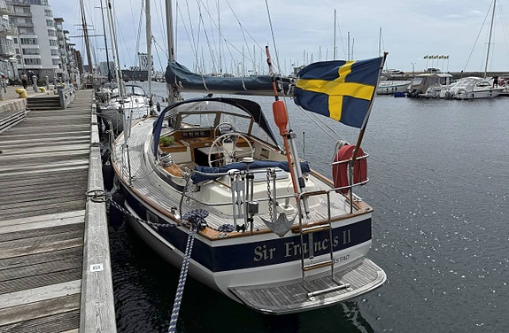 HALLBERG-RASSY 352 — View photo 1