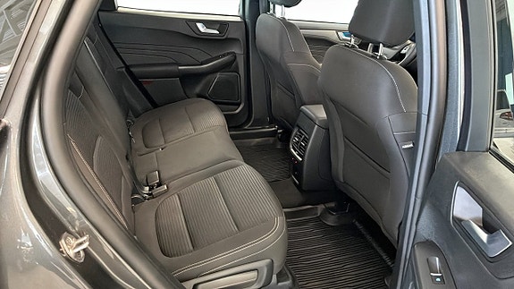 Ford Kuga 5 of 9