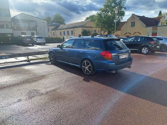 Subaru Legacy 5 of 5