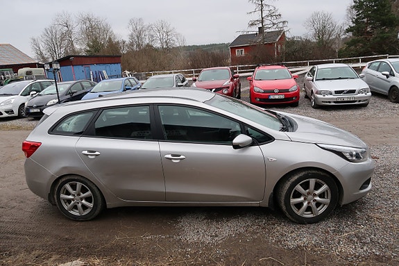Kia Ceed 2 of 6