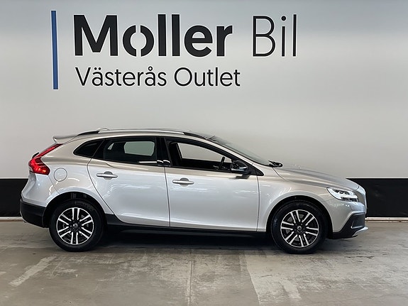 Volvo V40 Cross Country 4 of 18