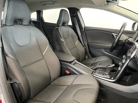 Volvo V40 Cross Country 10 of 18