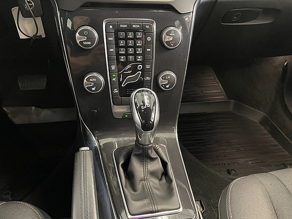 Volvo V40 Cross Country 17 of 18