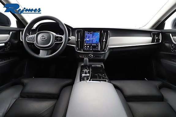 Volvo V90 2 of 5
