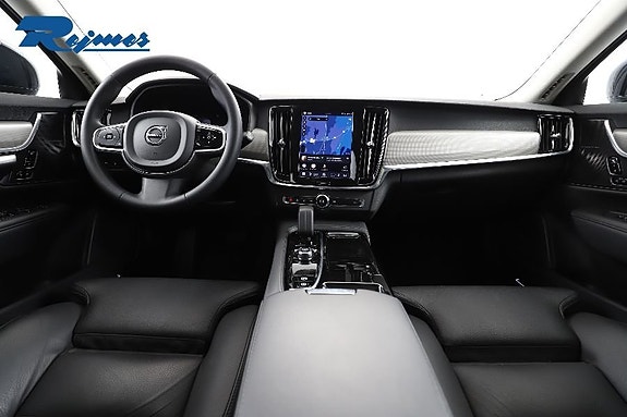 Volvo V90 2 of 25