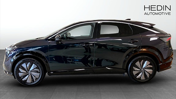 Nissan Ariya 6 of 9