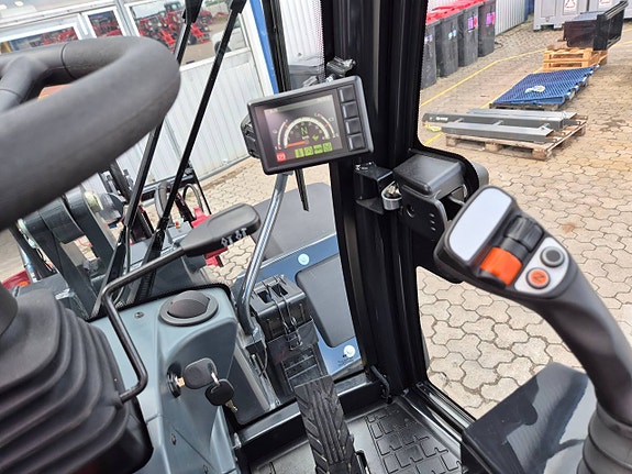 Elektrisk Yanmar V8e / 4,5t lastmaskin 9 of 11