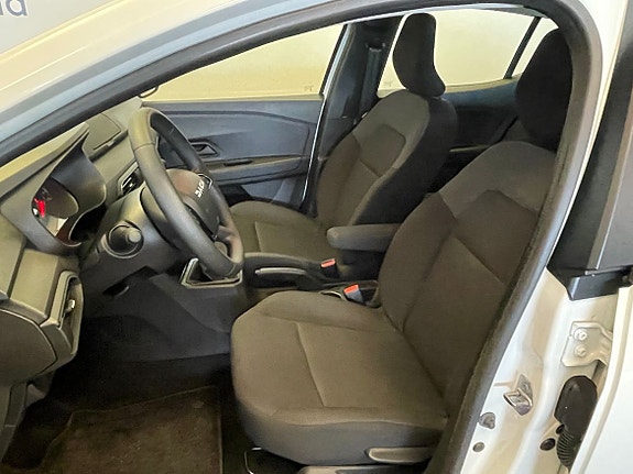 Dacia Sandero 7 of 11