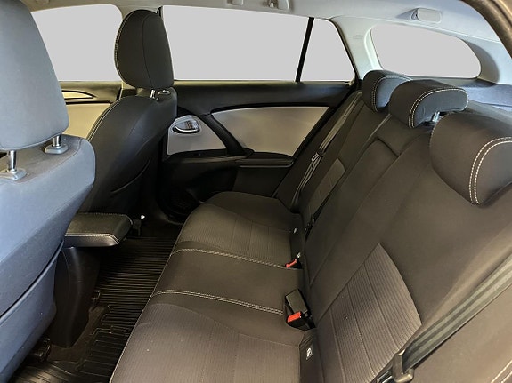 Toyota Avensis 11 of 22