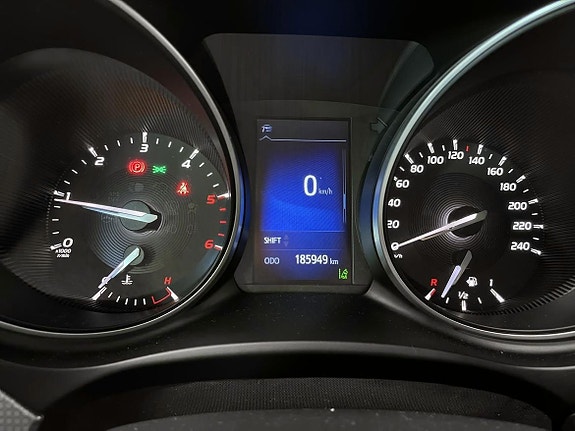 Toyota Avensis 15 of 22
