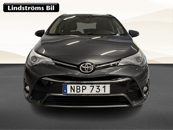 Toyota Avensis 9 of 22