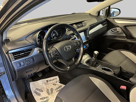 Toyota Avensis 14 of 22