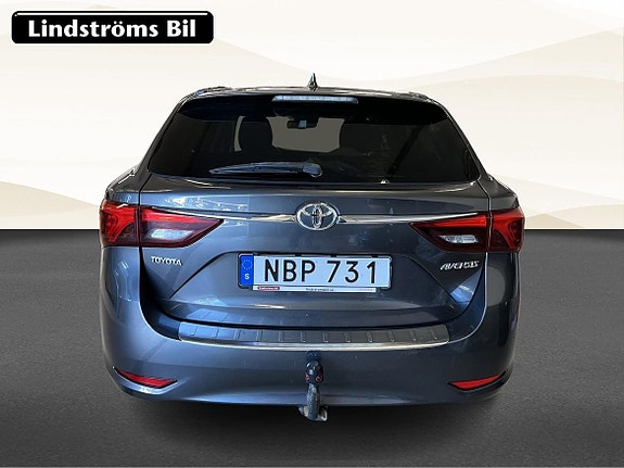 Toyota Avensis 8 of 22