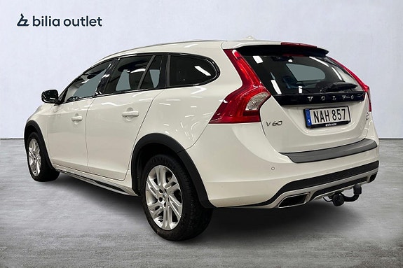 Volvo V60 Cross Country 4 of 5